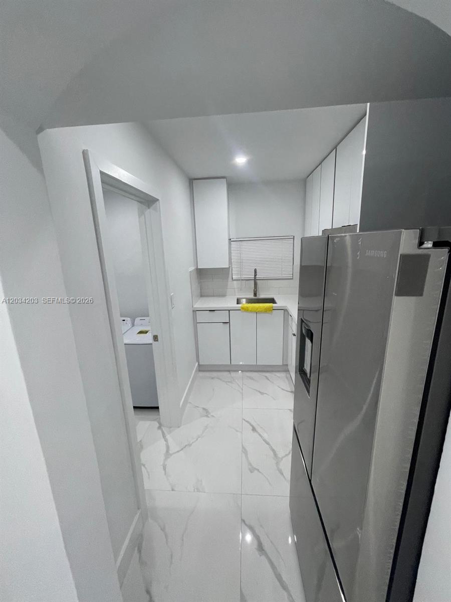 2103 Southwest 60th Avenue, Unit 2 Miami, FL 33155 - Photo 16 of 20