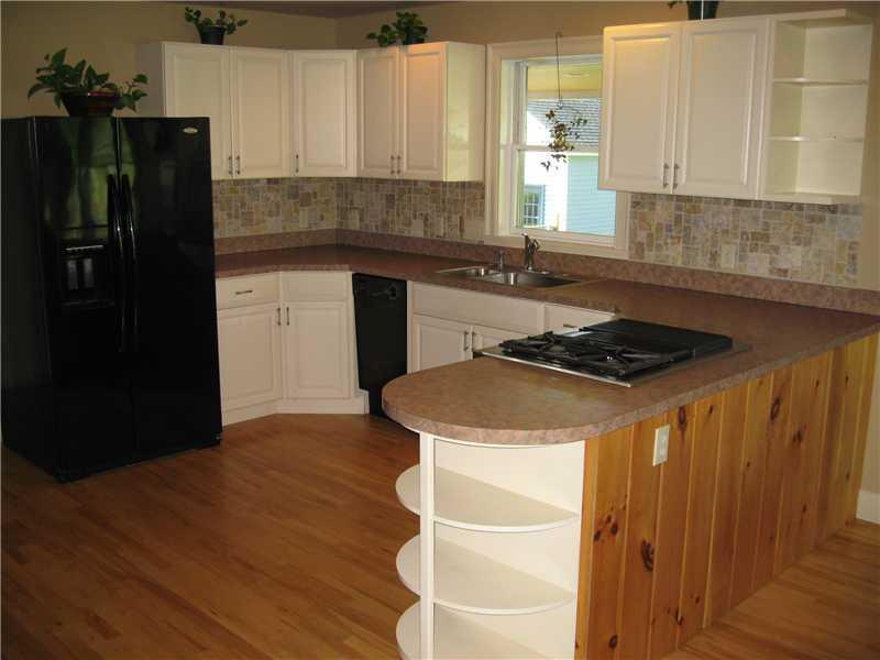 26 Gerrys Way Gorham, ME 04038 - Photo 3 of 21 Kitchen.