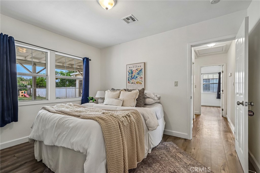 311 North Locust Avenue Compton, CA 90221 - Photo 18 of 38