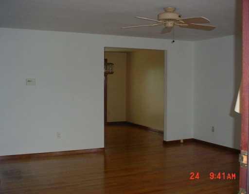 3054 Mt Troy Road Pittsburgh, PA 15212 - Photo 4 of 8 Living Room.