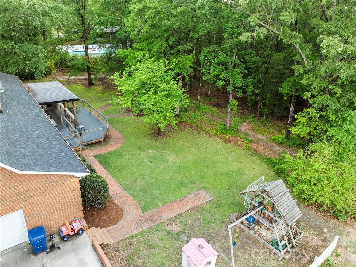 209 Fairway Road Cheraw, SC 29520 - Photo 45 of 48 a view of backyard with green space