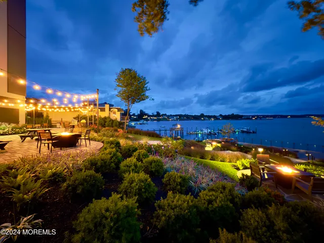 $4,200 | 122 Bodman Place, Unit B5, Red Bank, NJ 07701