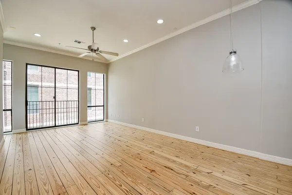 $2,200 | 118 McGowen Street, Unit K, Houston, TX 77006