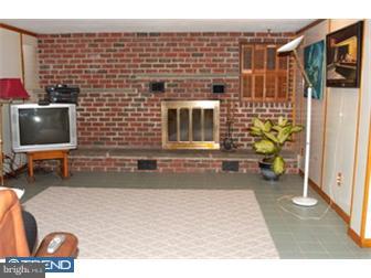 2889 Joyce Road Roslyn, PA 19001 - Photo 8 of 12 Family Room