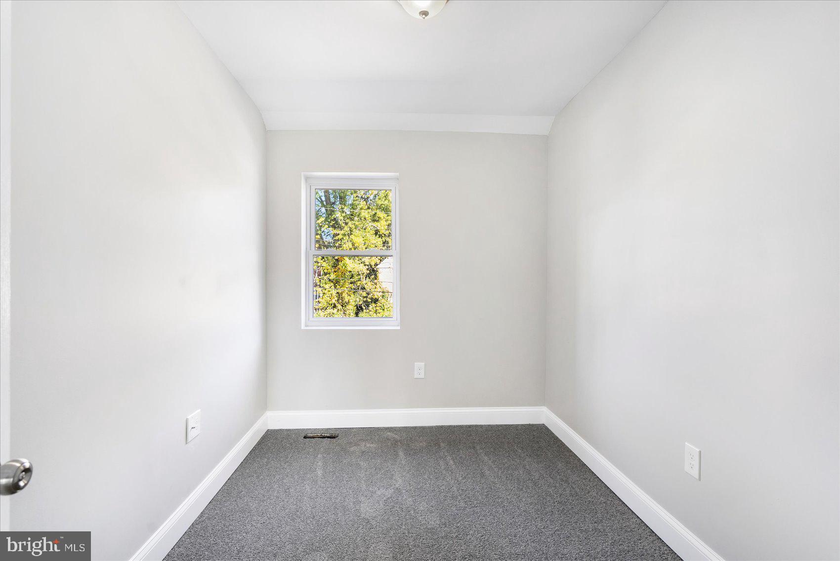 1336 Silverthorne Road Baltimore, MD 21239 - Photo 26 of 41