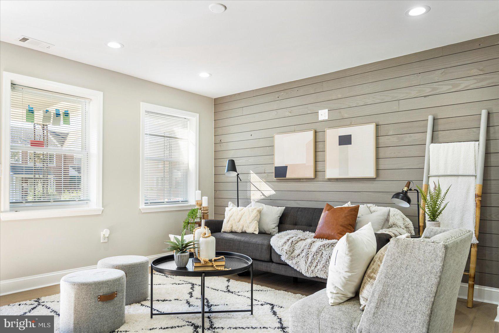 1336 Silverthorne Road Baltimore, MD 21239 - Photo 4 of 41