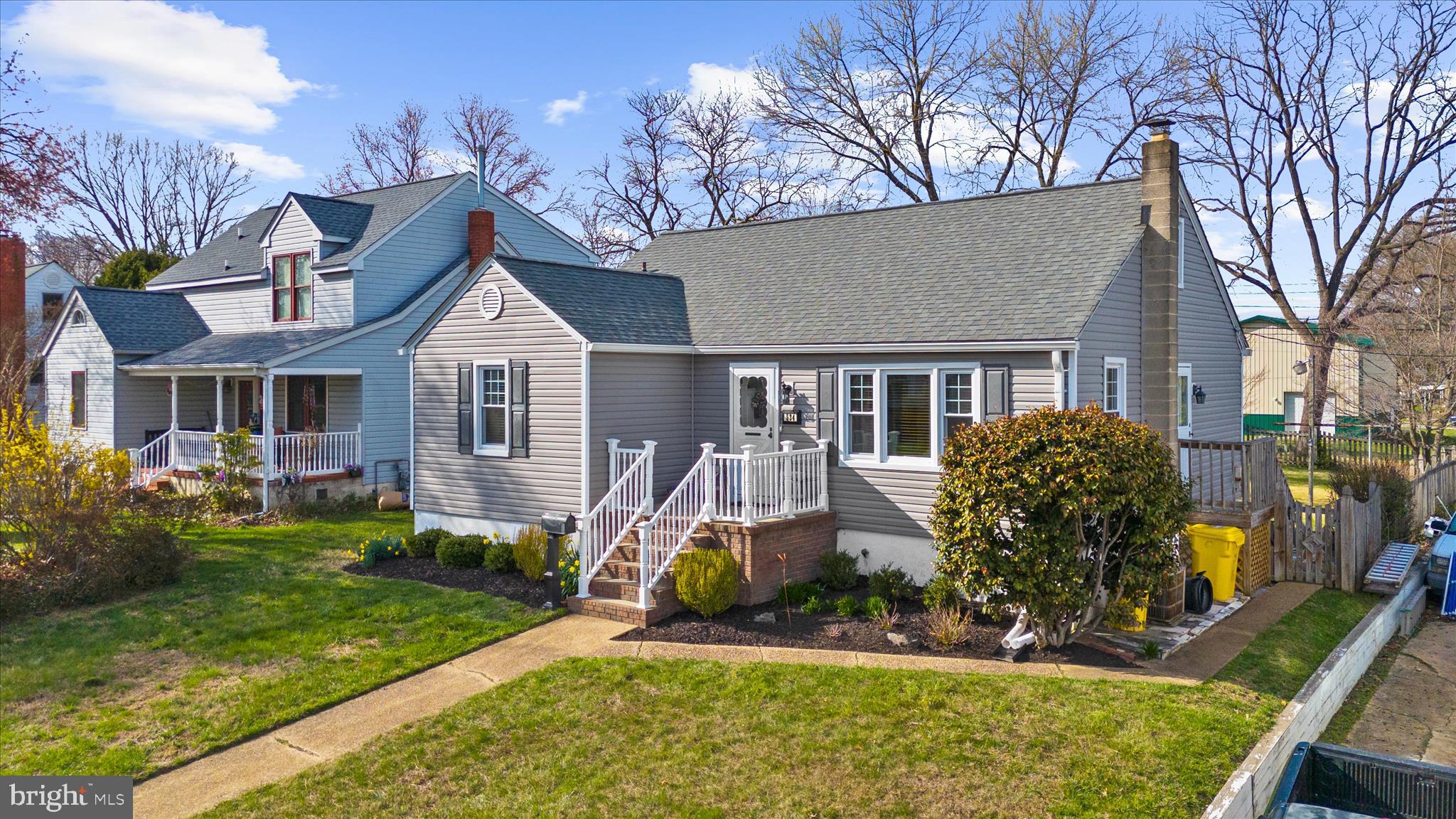 534 Cleveland Road Linthicum Heights, MD 21090 - Photo 2 of 30 a front view of a house with garden