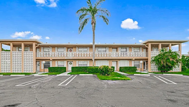 $1,900 | 2411 Papaya Drive, Unit 202, Delray Beach, FL 33445