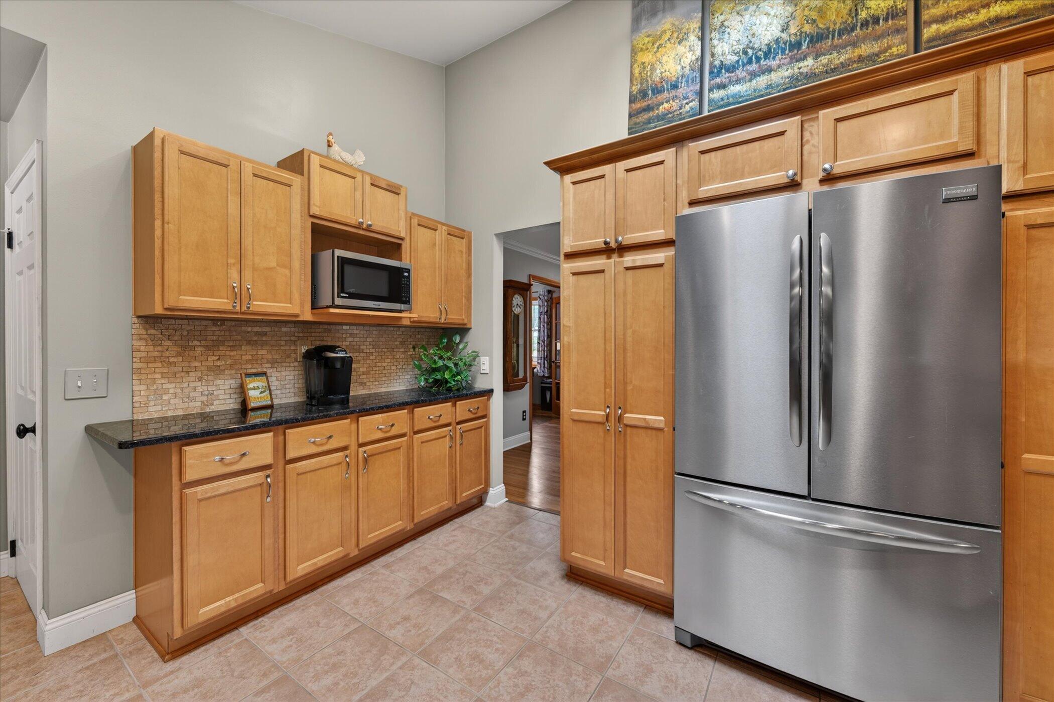 2801 North Tipsico Lake Road Hartland, MI 48353 - Photo 17 of 77 14-2801-N-Tipsico-Lake-Rd-WindowStill