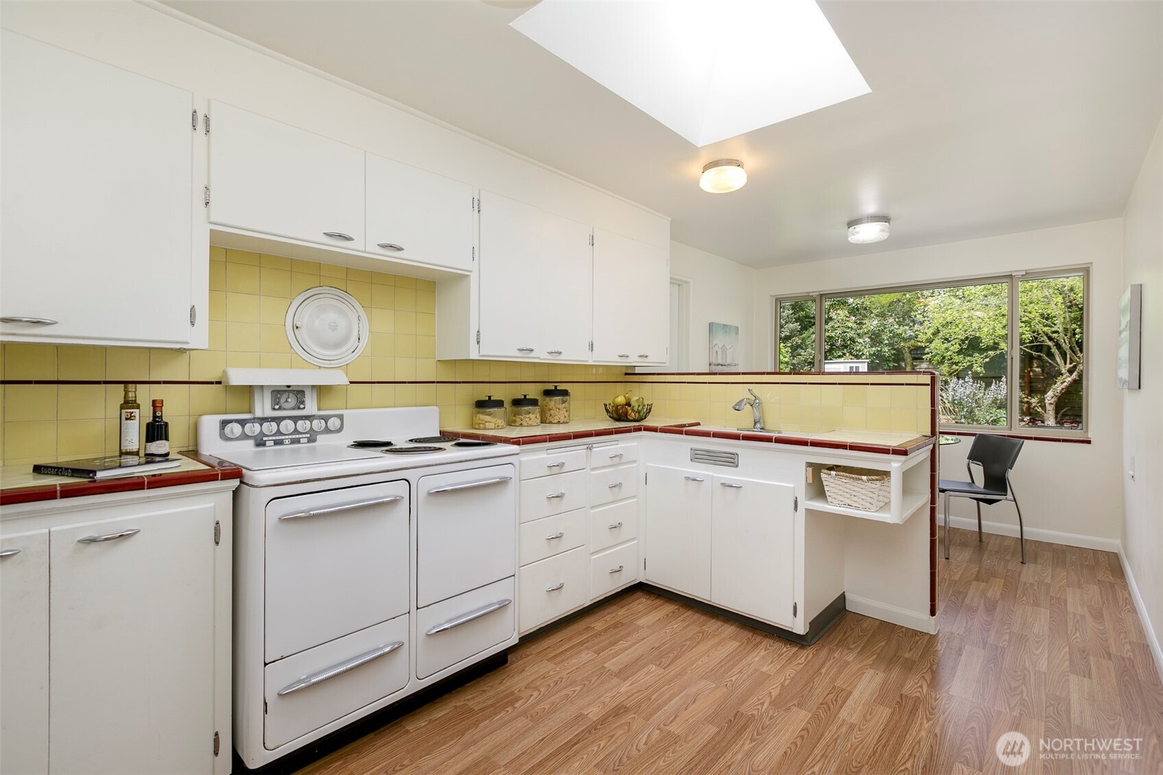 116 Northwest 130th Street Seattle, WA 98177 - Photo 11 of 29
