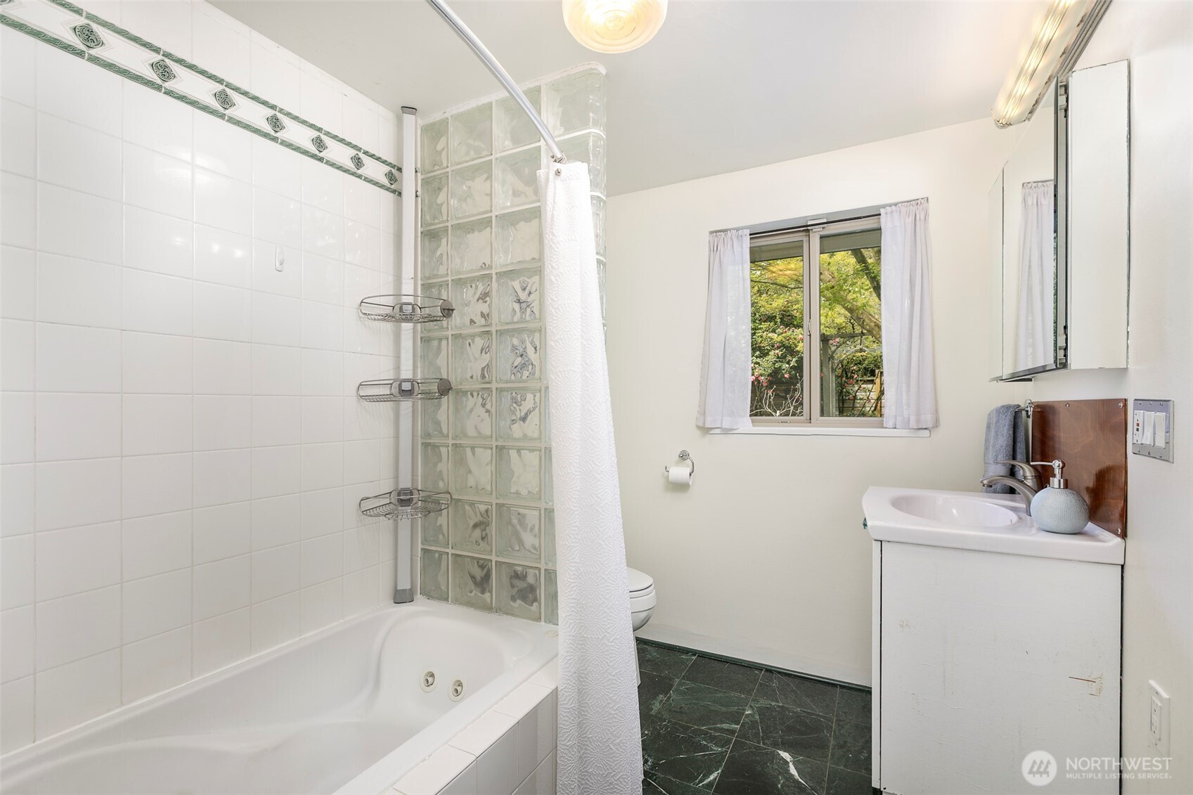 116 Northwest 130th Street Seattle, WA 98177 - Photo 16 of 29