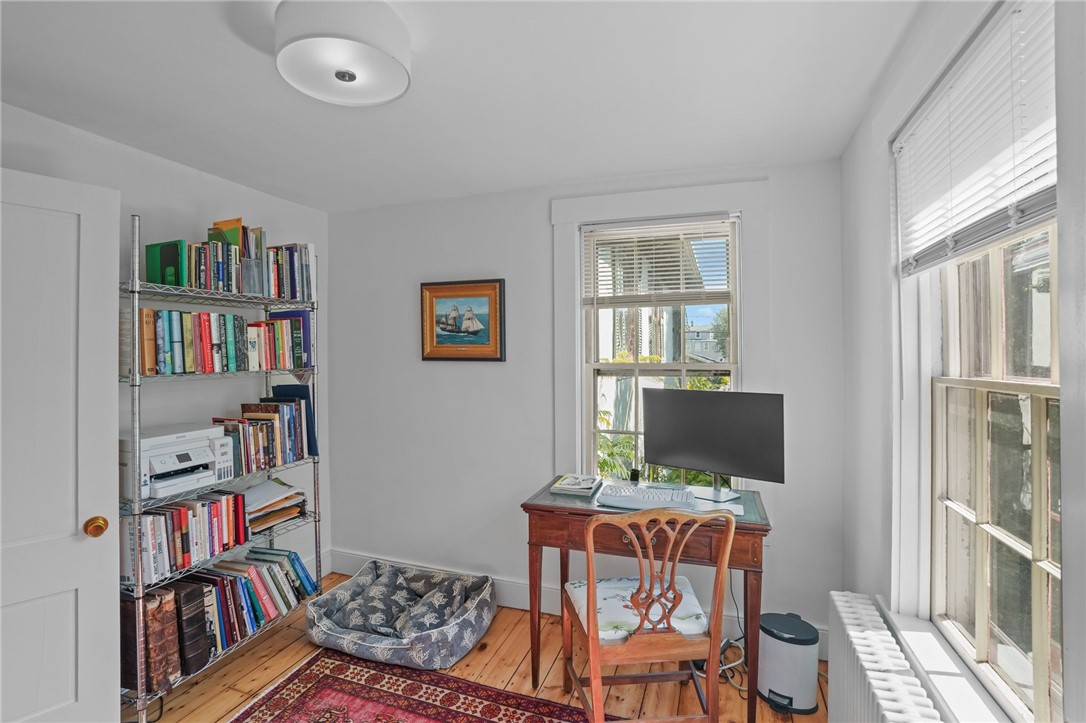 291 High Street Bristol, RI 02809 - Photo 23 of 41 Office or dressing room