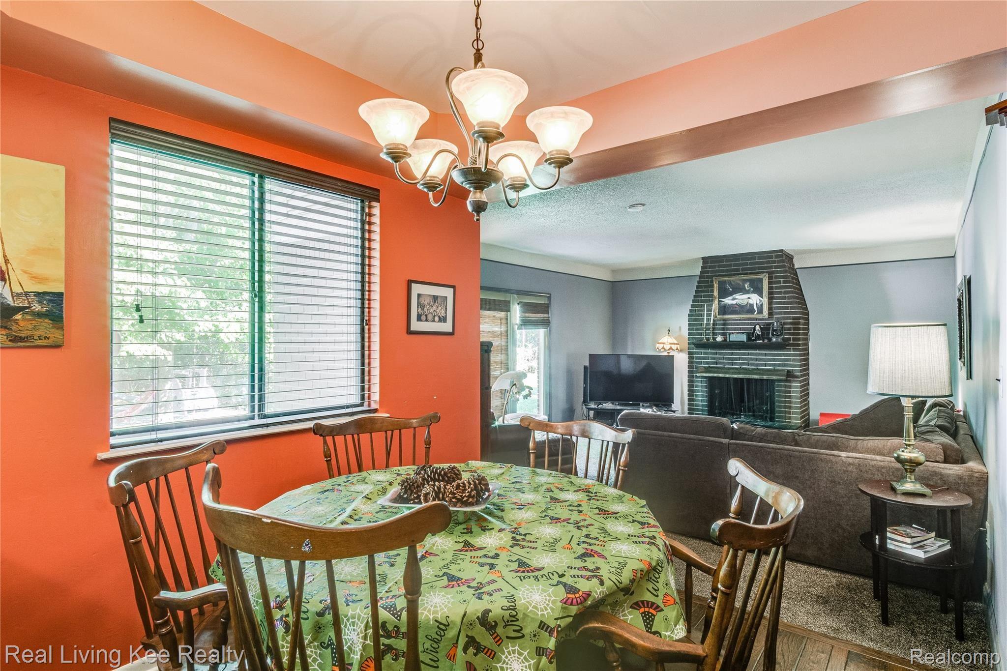 2861 Ranieri Drive Troy, MI 48085 - Photo 20 of 36 Interiors (13 of 27).jpg