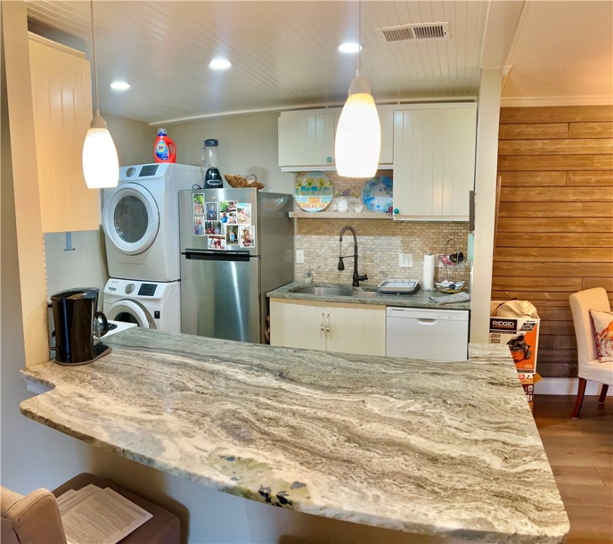 850 Mallery Street, Unit 15W St. Simons Island, GA 31522 - Photo 3 of 17