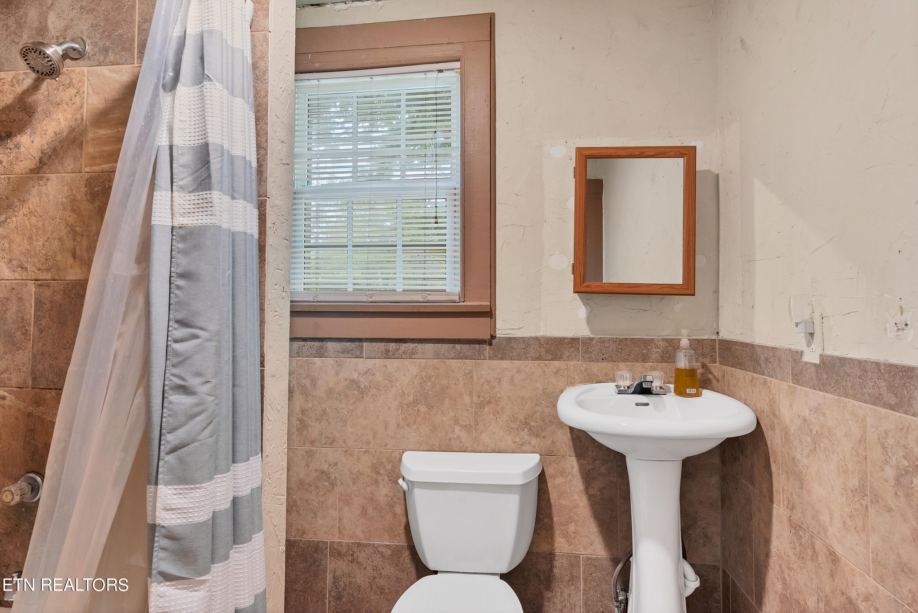 4100 Schaad Road Knoxville, TN 37921 - Photo 14 of 24 Primary Bath