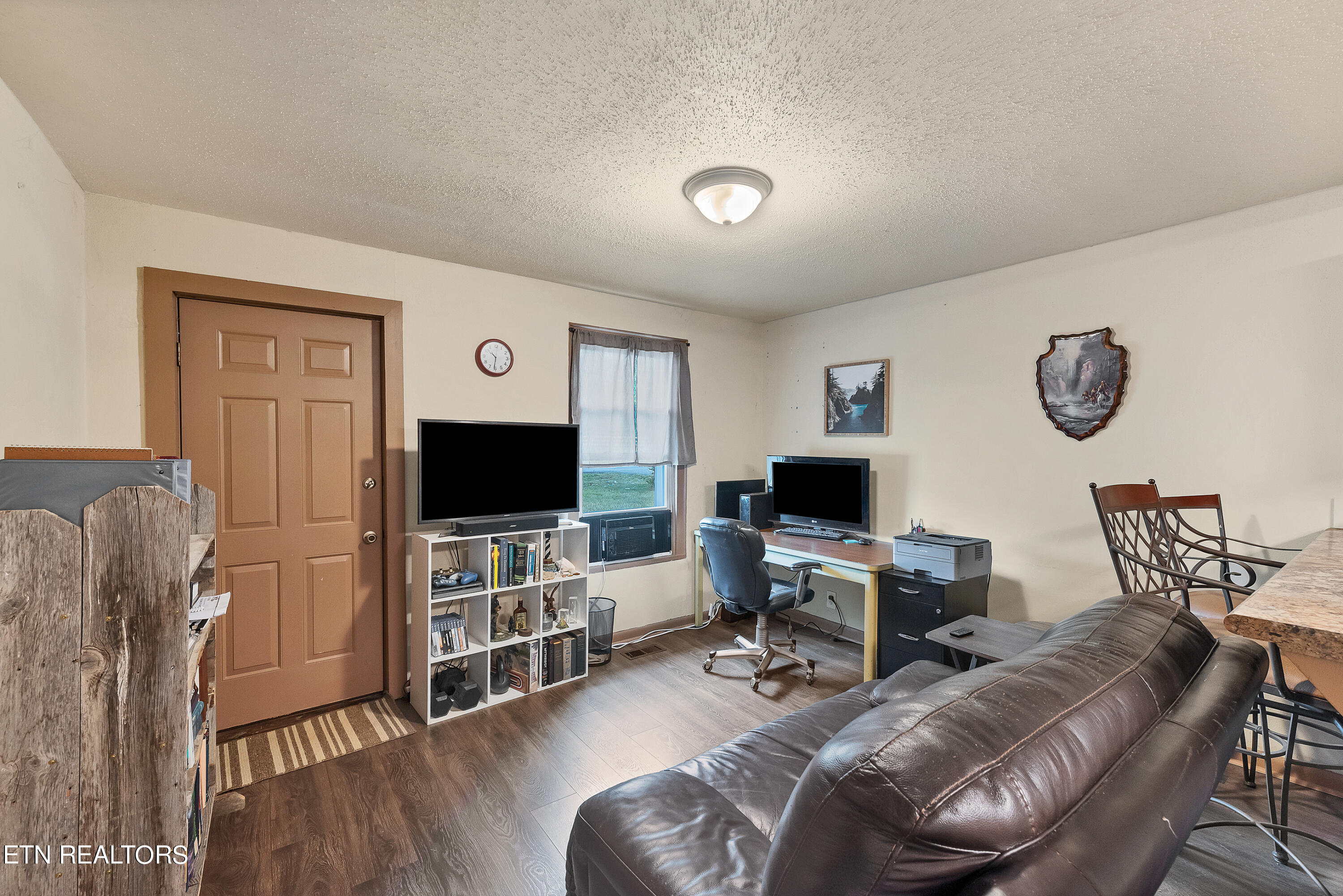 4100 Schaad Road Knoxville, TN 37921 - Photo 9 of 24 Living Room
