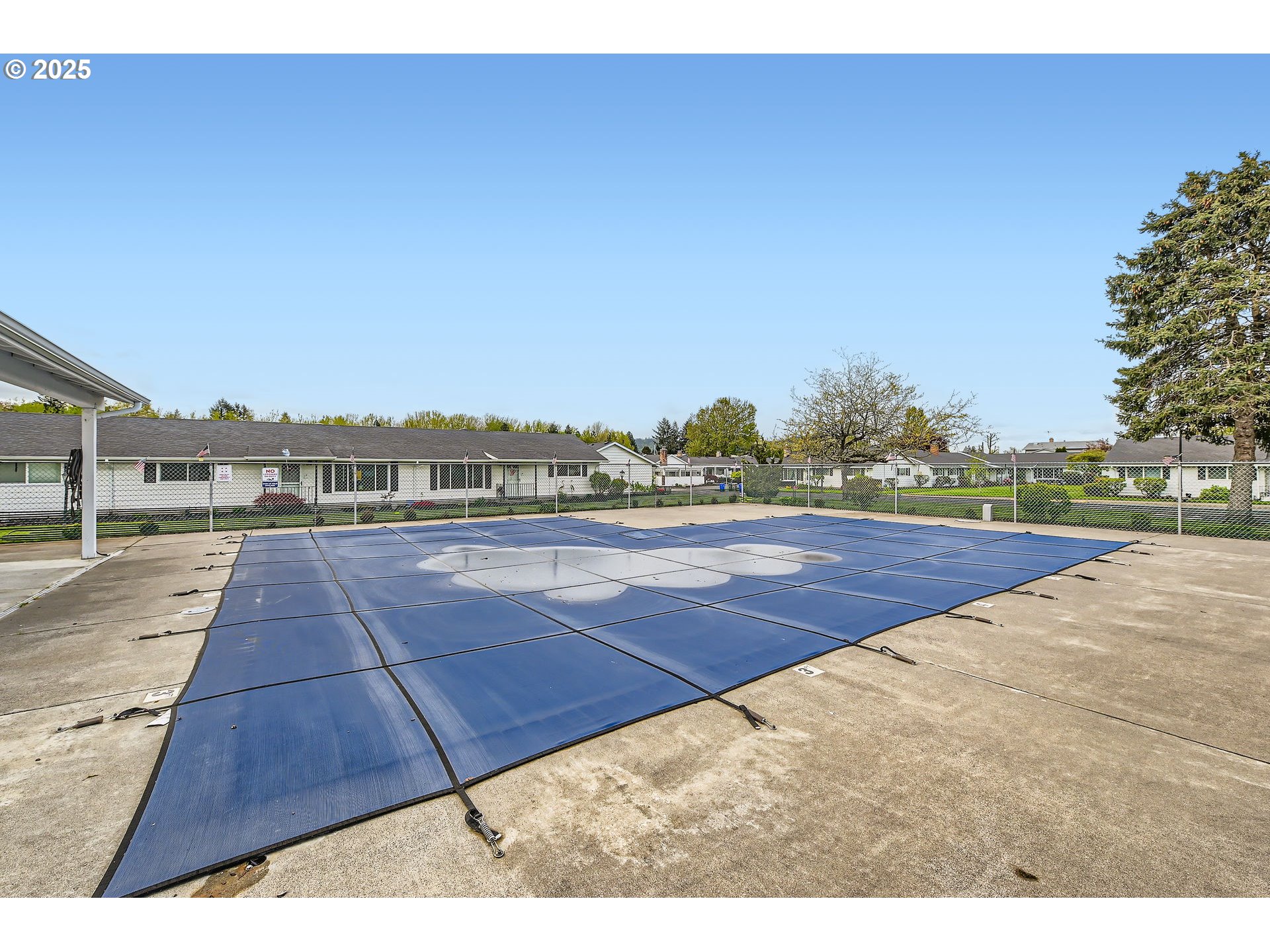 863 Northeast Fleming Avenue, Unit B10 Gresham, OR 97030 - Photo 30 of 38 a view of a tennis court
