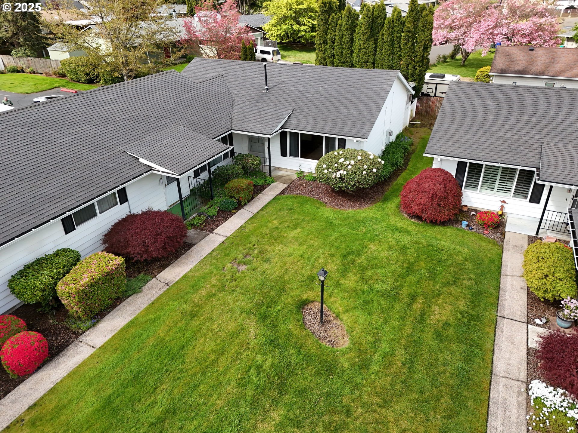 863 Northeast Fleming Avenue, Unit B10 Gresham, OR 97030 - Photo 32 of 38 a aerial view of a house