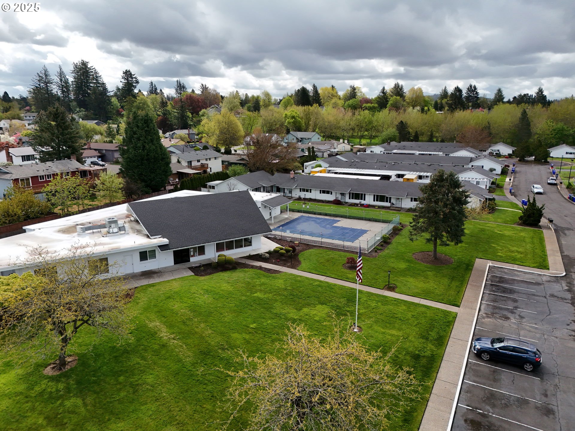 863 Northeast Fleming Avenue, Unit B10 Gresham, OR 97030 - Photo 37 of 38 an aerial view of a house