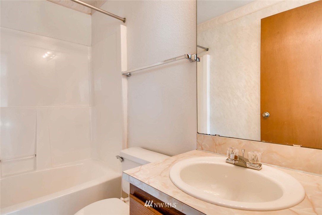 16624 6th Avenue Southeast Bothell, WA 98012 - Photo 14 of 24