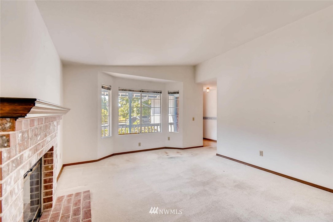 16624 6th Avenue Southeast Bothell, WA 98012 - Photo 5 of 24