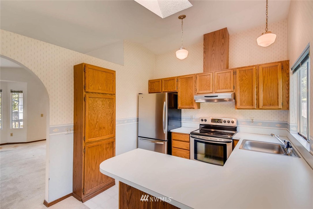 16624 6th Avenue Southeast Bothell, WA 98012 - Photo 8 of 24