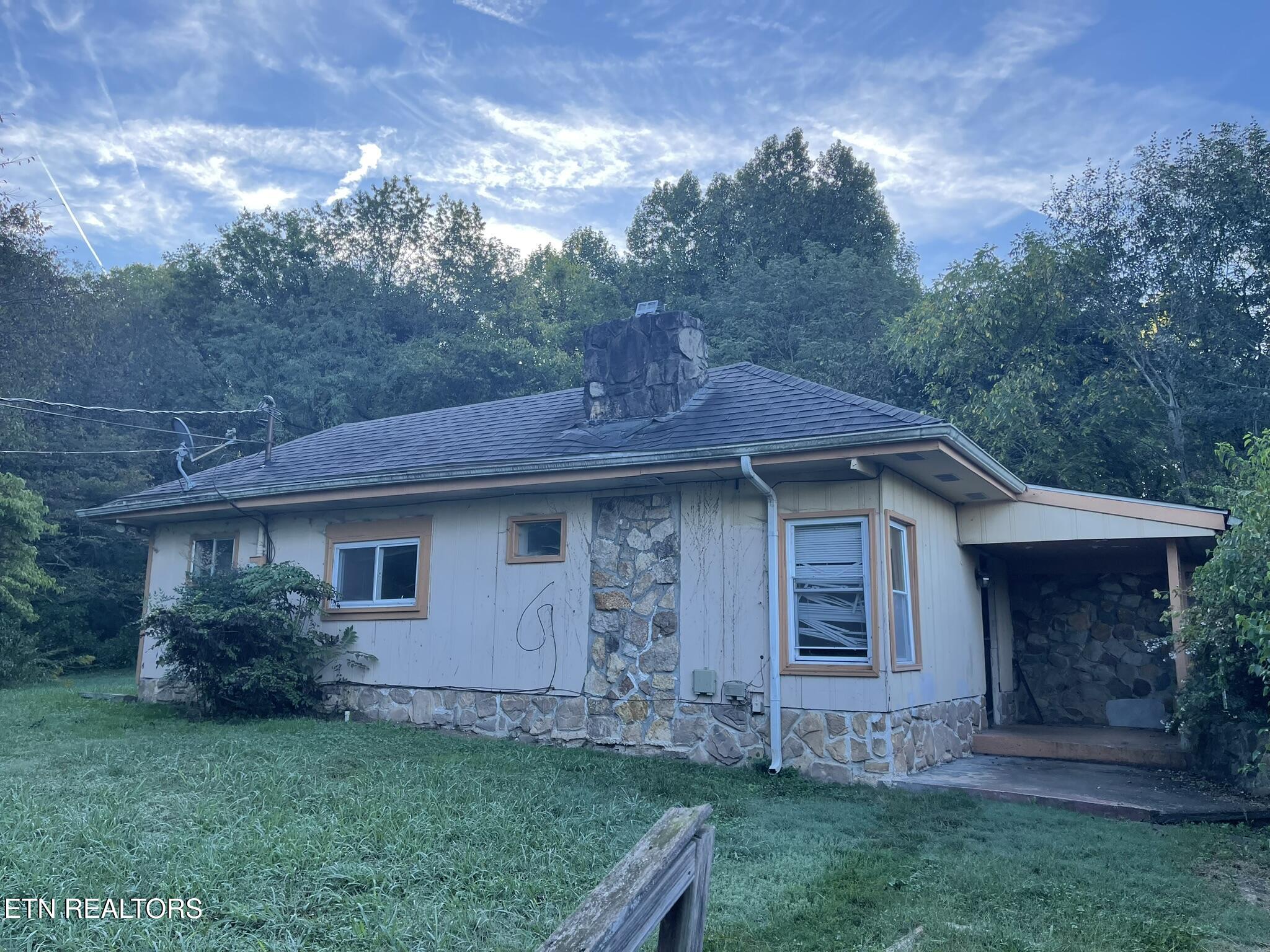 4656 Singleton Station Road Louisville, TN 37777 - Photo 1 of 20 House