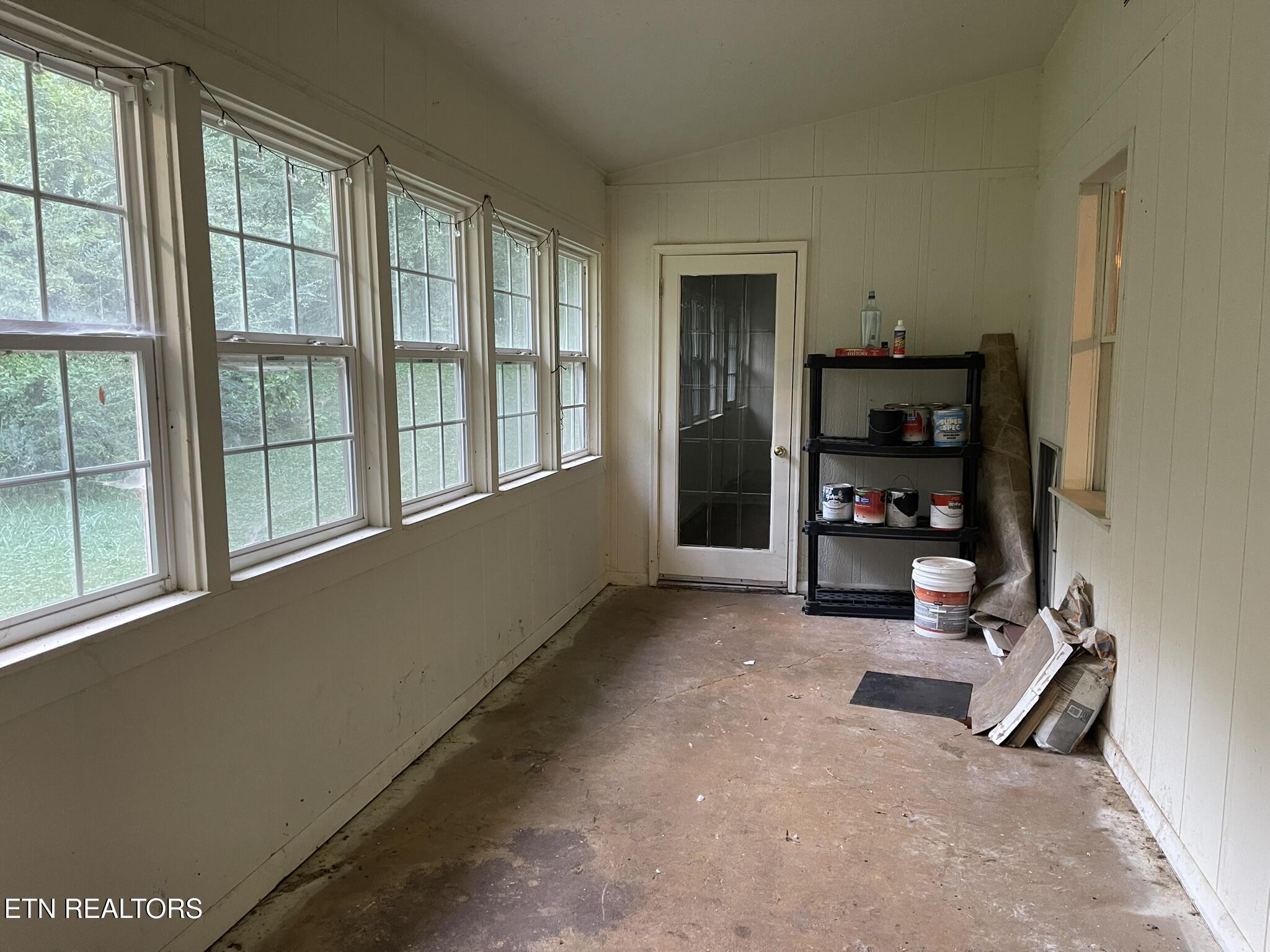 4656 Singleton Station Road Louisville, TN 37777 - Photo 12 of 20 Sunroom