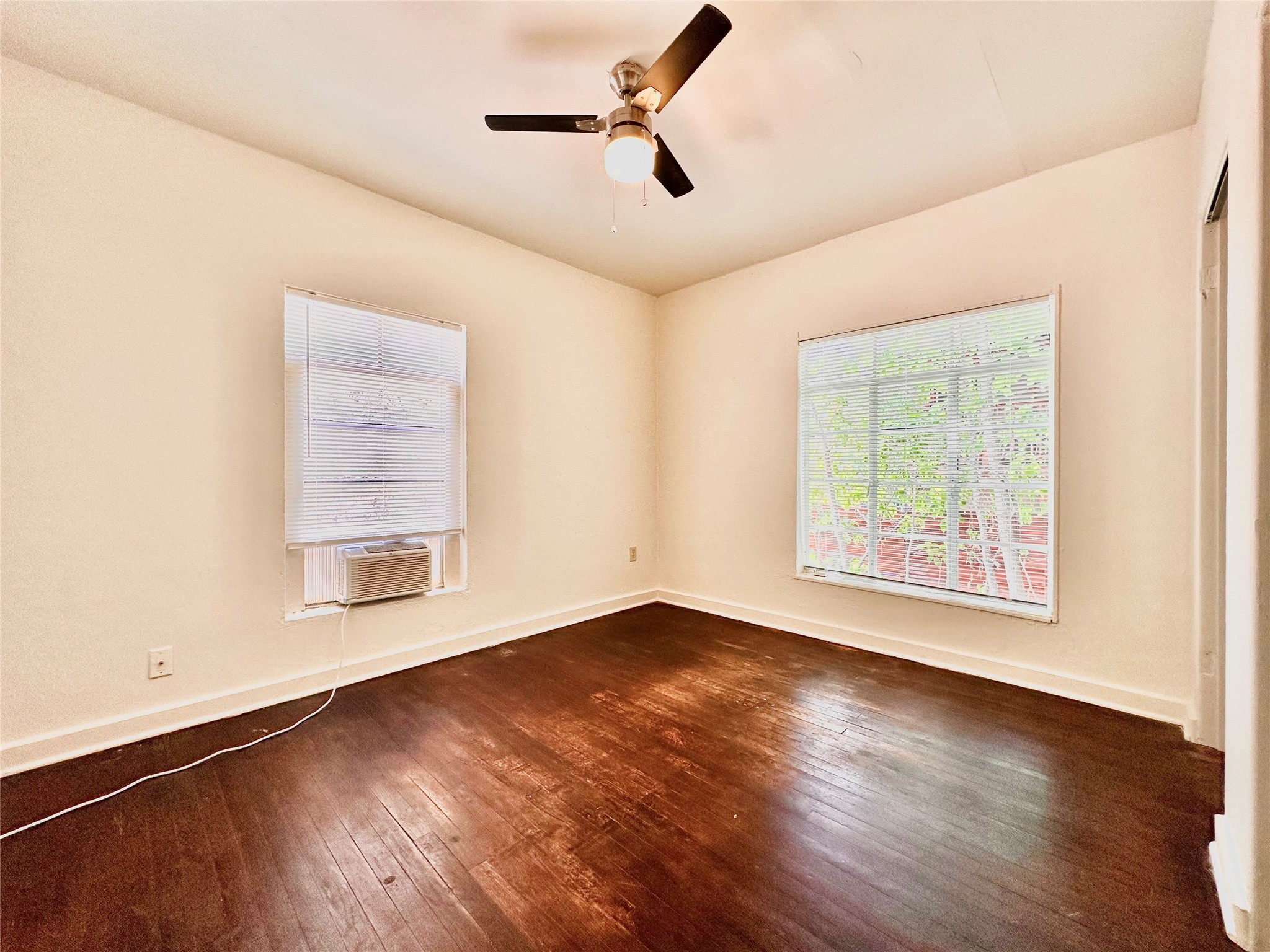1408 Kirkwood Road, Unit B Austin, TX 78722 - Photo 5 of 6 Gallery Image 5