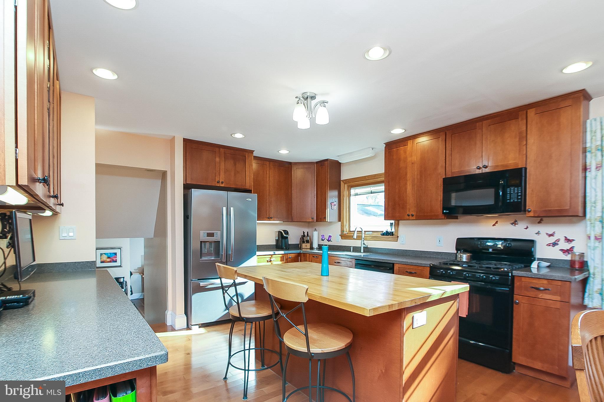 110 Forest Road Cherry Hill, NJ 08034 - Photo 3 of 42
