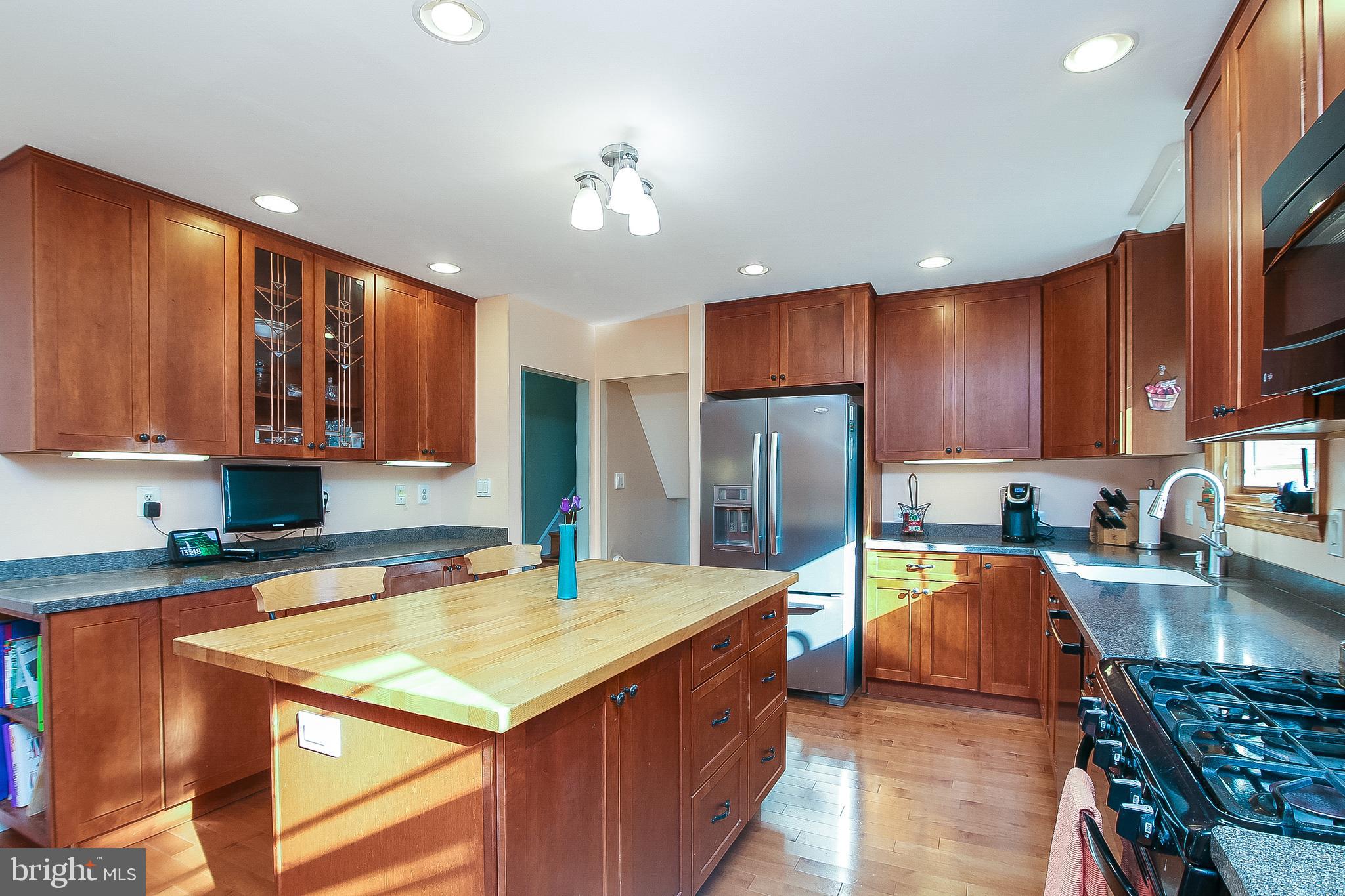 110 Forest Road Cherry Hill, NJ 08034 - Photo 4 of 42