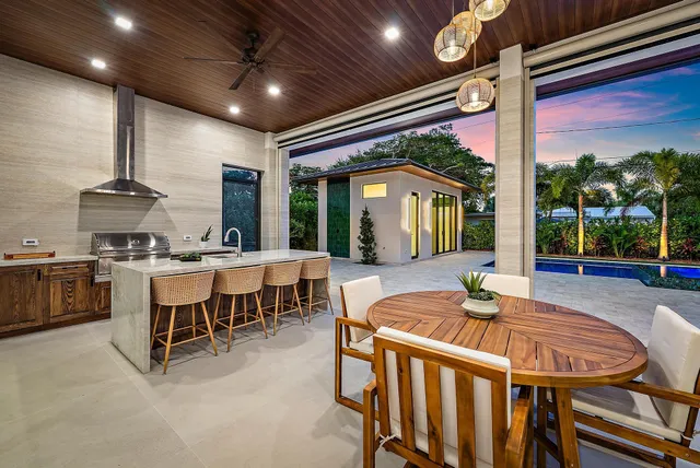 $8,000,000 | 247 Seville Road, West Palm Beach, FL 33405