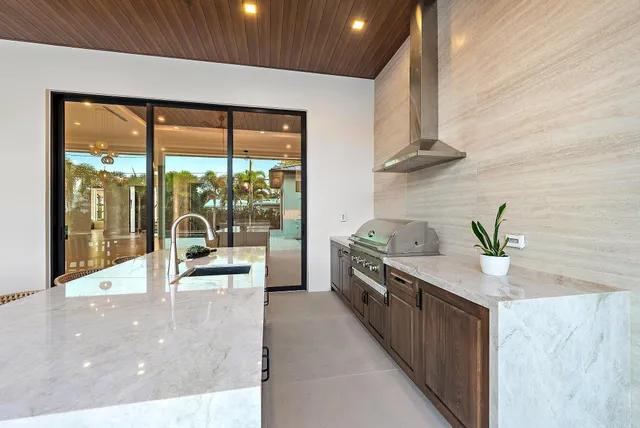 $8,000,000 | 247 Seville Road, West Palm Beach, FL 33405