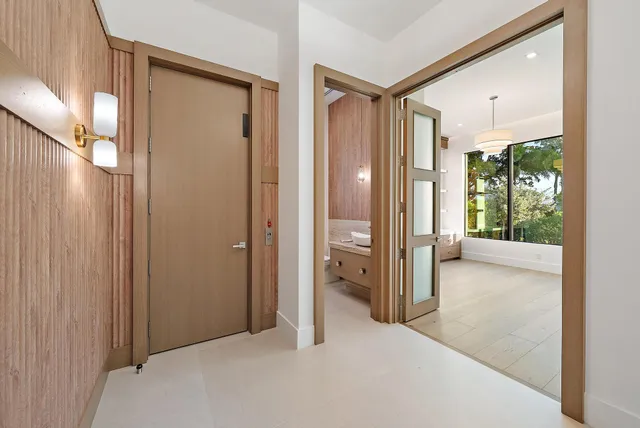 $8,000,000 | 247 Seville Road, West Palm Beach, FL 33405