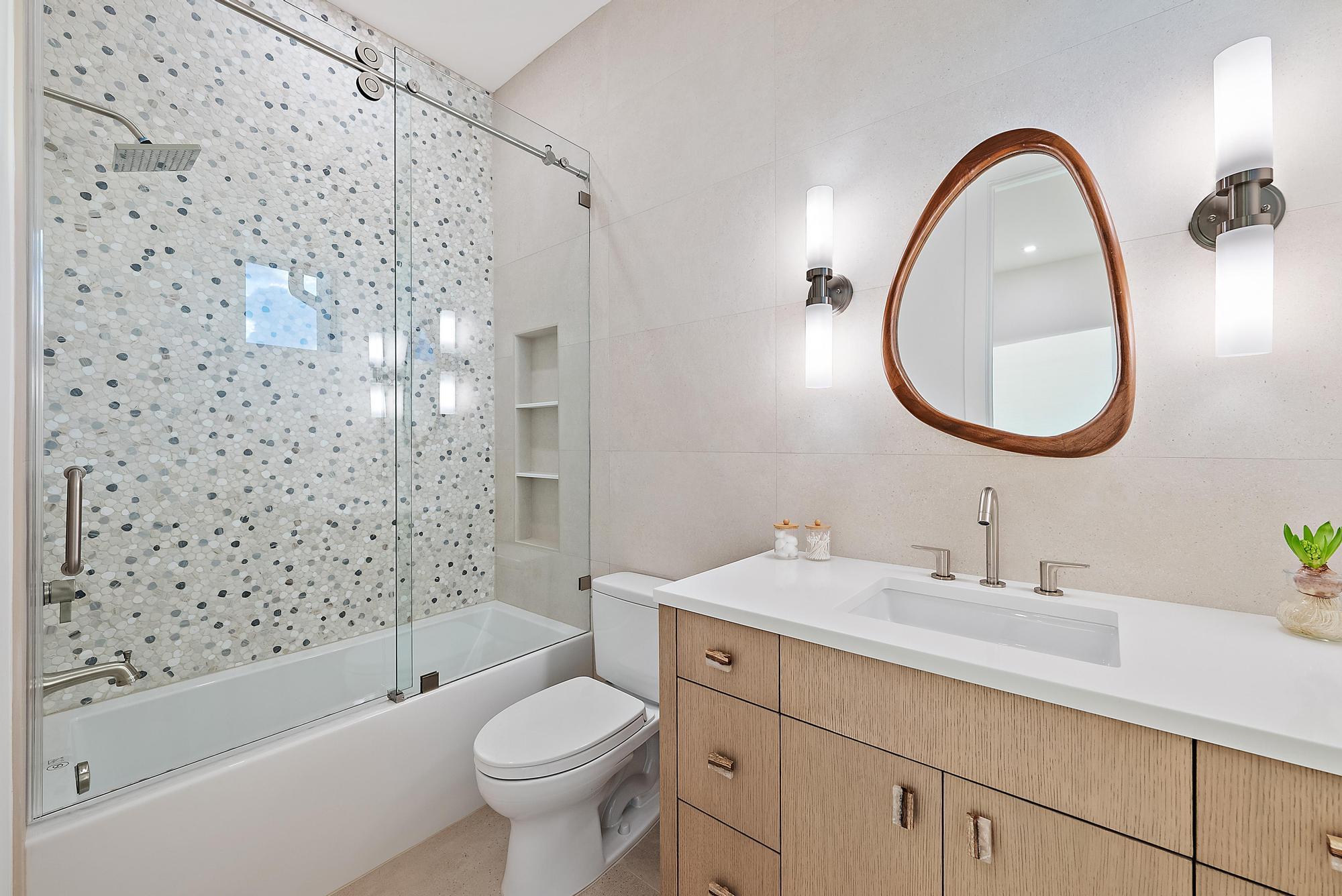 247 Seville Road West Palm Beach, FL 33405 - Photo 42 of 48 41-247 Seville Rd-43 Bath 3