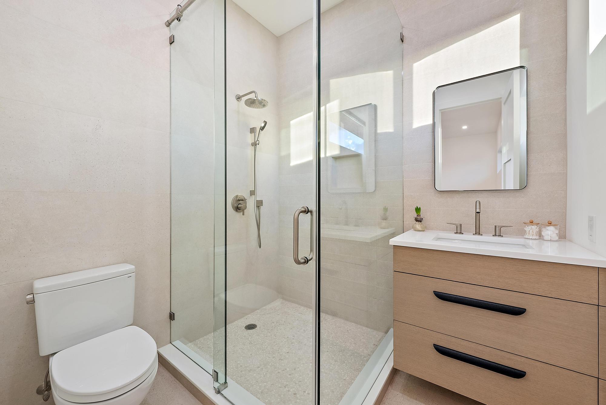 247 Seville Road West Palm Beach, FL 33405 - Photo 44 of 48 43-247 Seville Rd-39 Bath 4