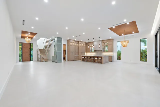 $8,000,000 | 247 Seville Road, West Palm Beach, FL 33405