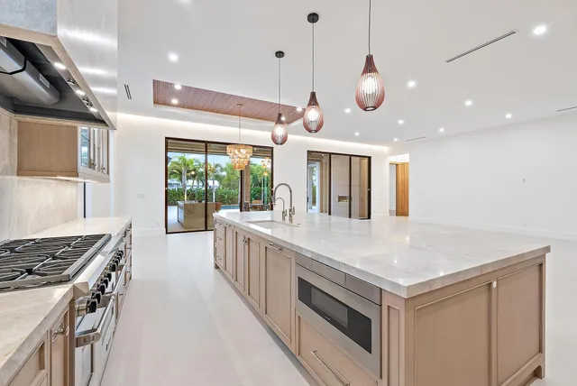 $8,000,000 | 247 Seville Road, West Palm Beach, FL 33405