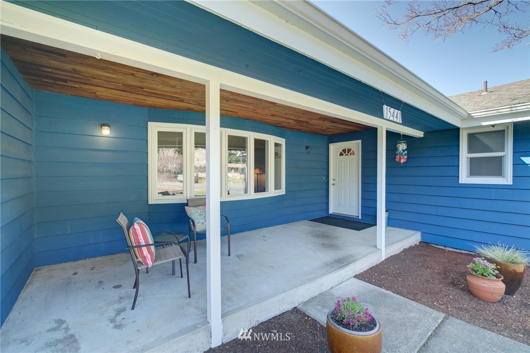 15441 Southeast 144th Place Renton, WA 98059 - Photo 3 of 32 Gallery Image 3