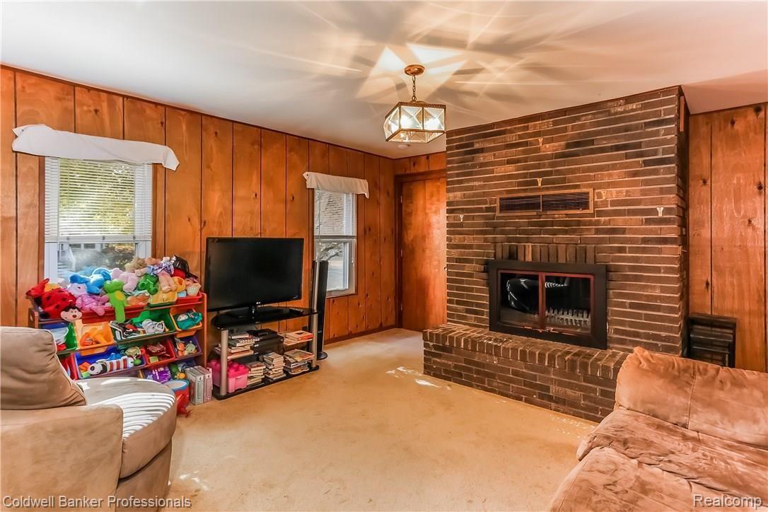 007-Living_Room-3424463-large.jpg