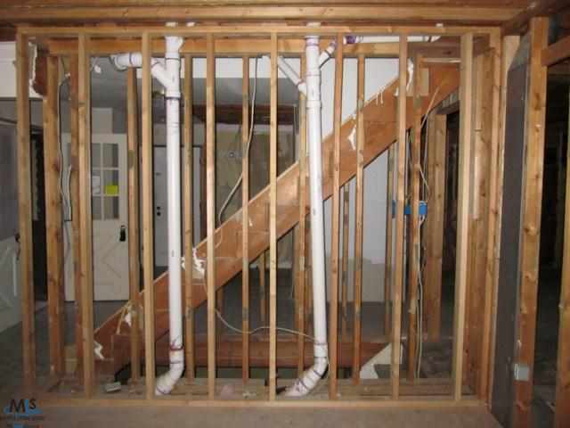 7551 Sayles Road Yale, MI 48097 - Photo 3 of 14 31122794-2.JPG