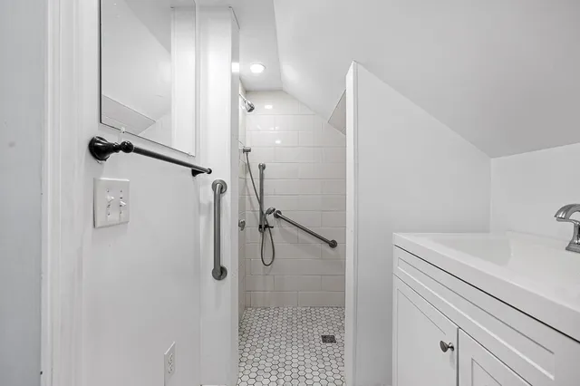 $385,000 | 10 Steele Street, Worcester, MA 01607