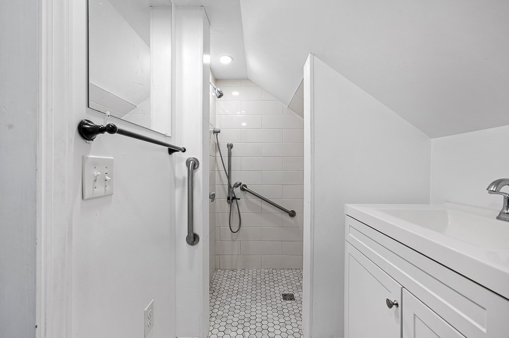 10 Steele Street Worcester, MA 01607 - Photo 20 of 29