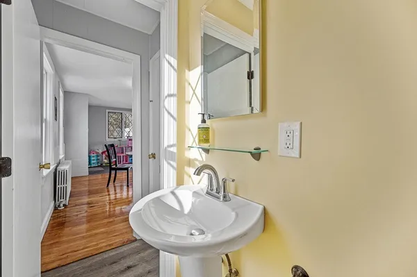 $381,500 | 10 Steele Street, Worcester, MA 01607
