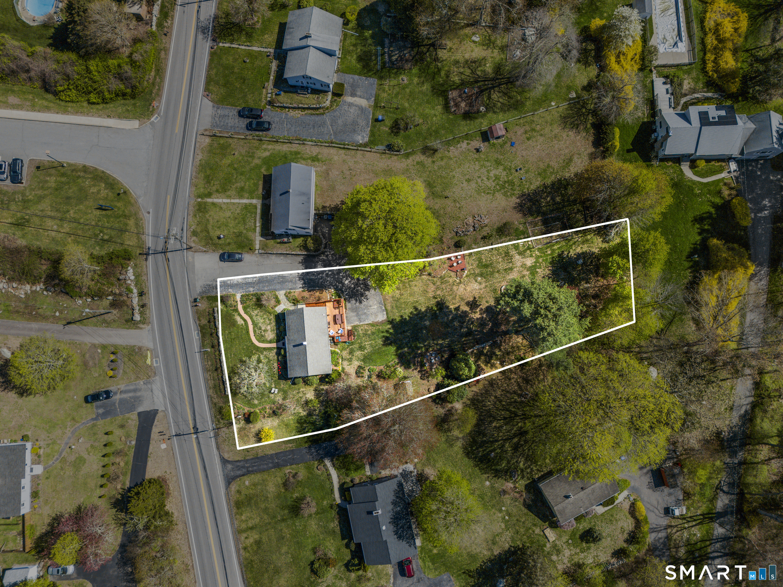 1309 Flanders Road Groton, CT 06355 - Photo 4 of 40