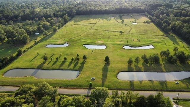 a view of an outdoor space