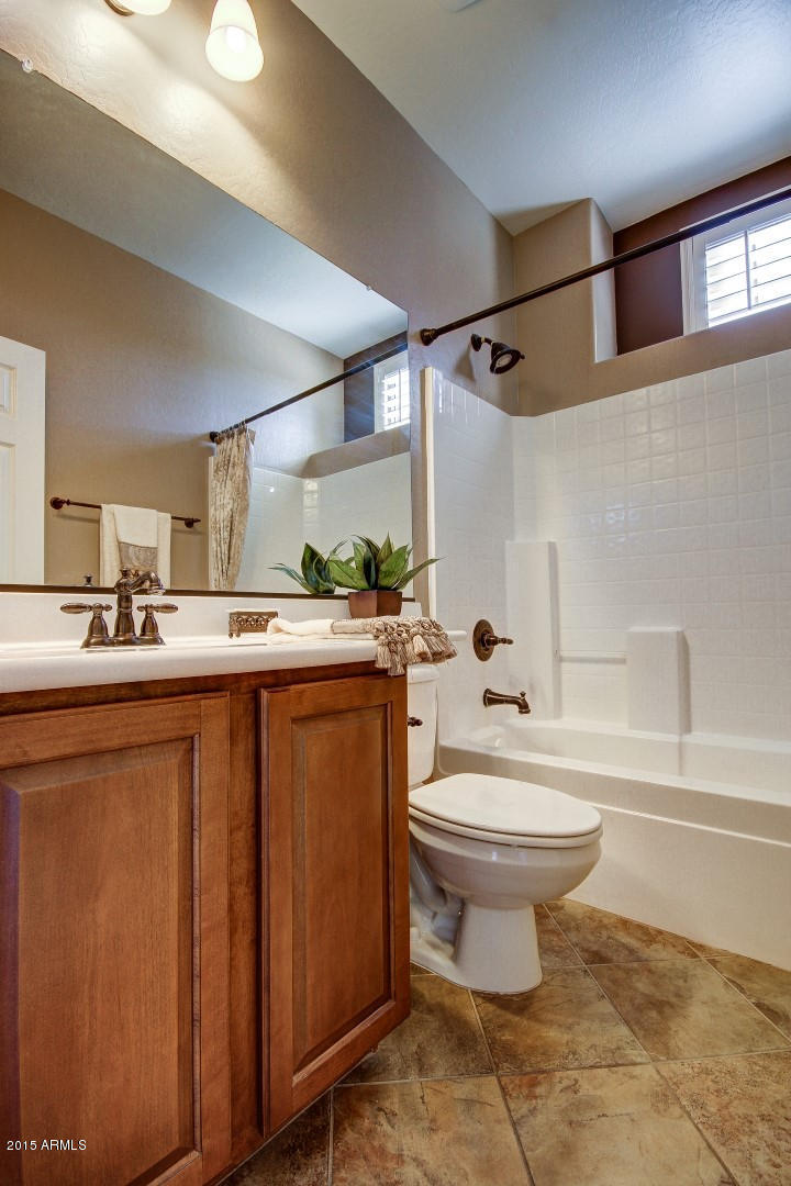 4352 East Foundation Street Gilbert, AZ 85234 - Photo 25 of 41 Hall Bath Upstairs