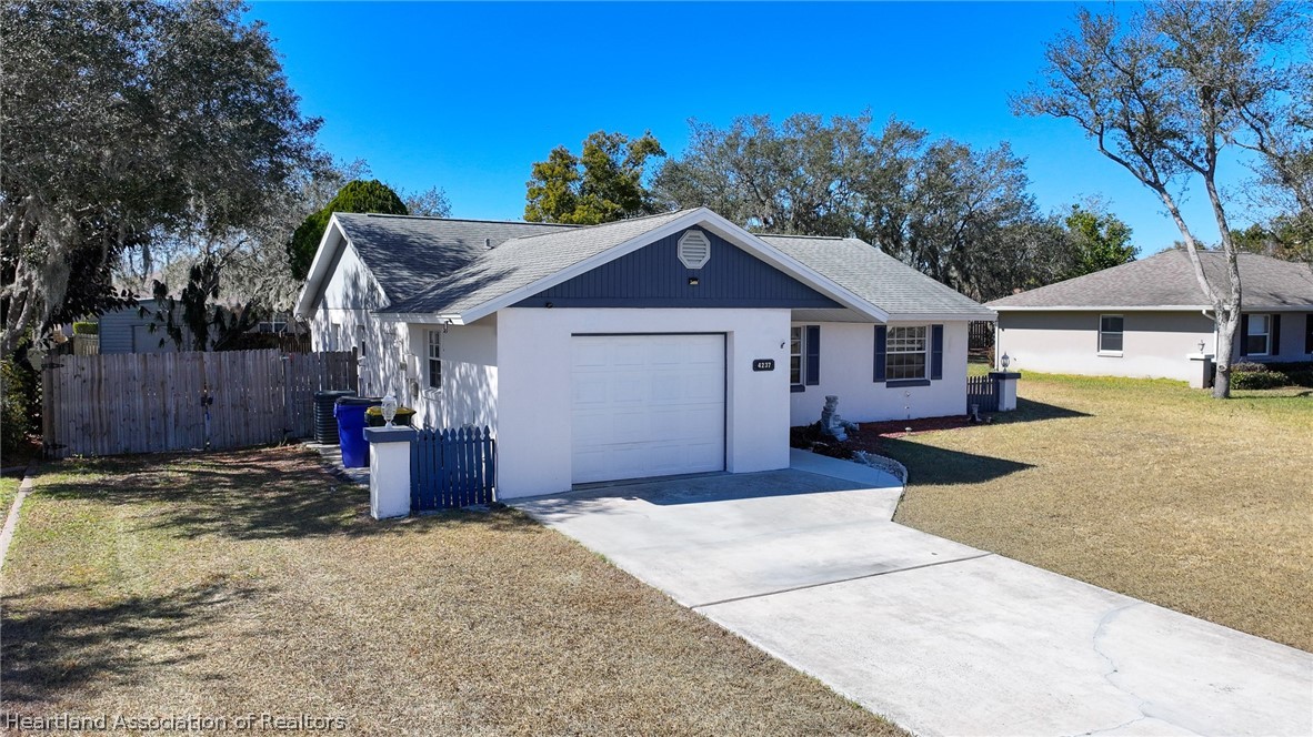 4237 Loquat Road Sebring, FL 33875 - Photo 3 of 34