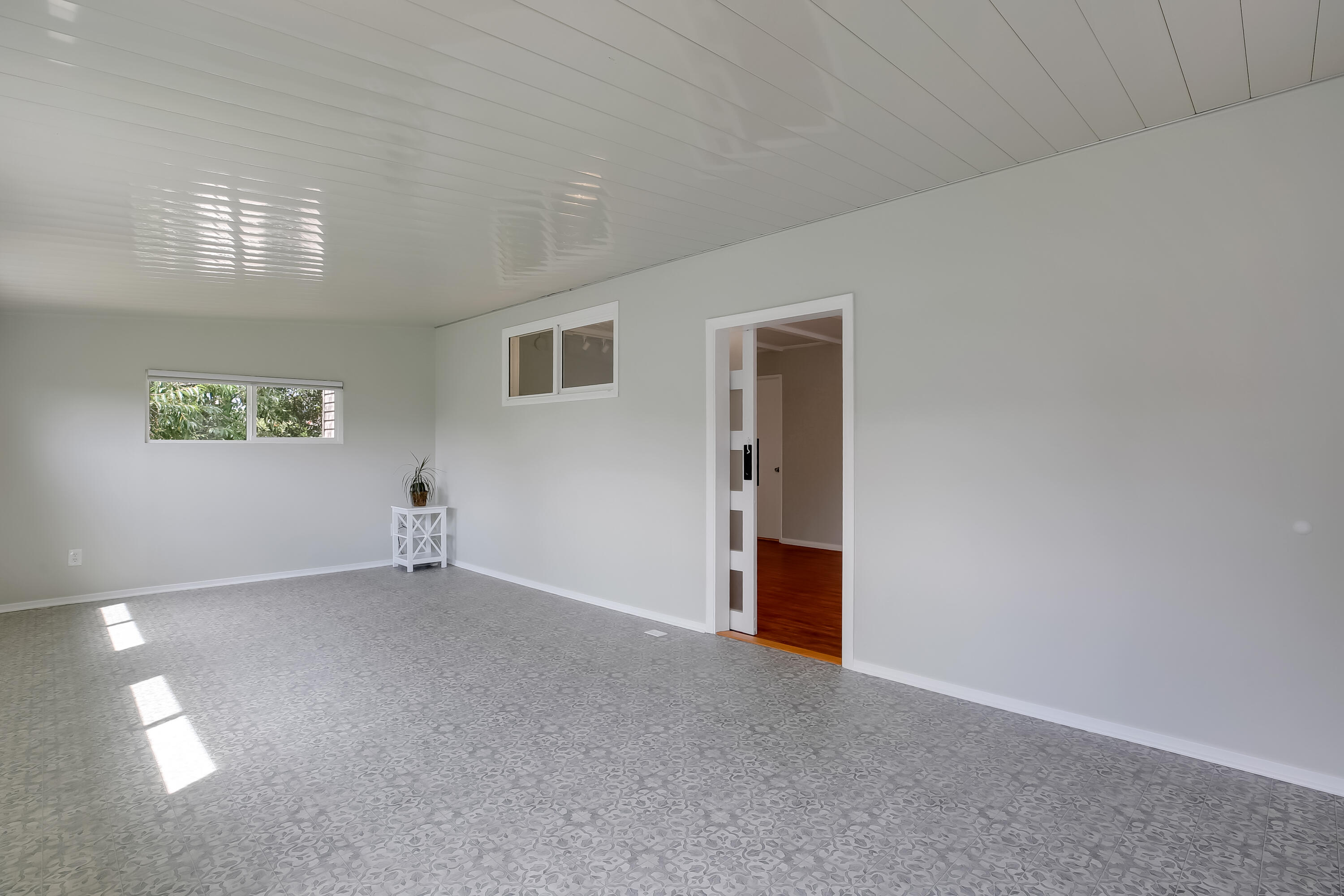 6180 Via Real, Unit 2 Carpinteria, CA 93013 - Photo 13 of 38 Sunroom 2