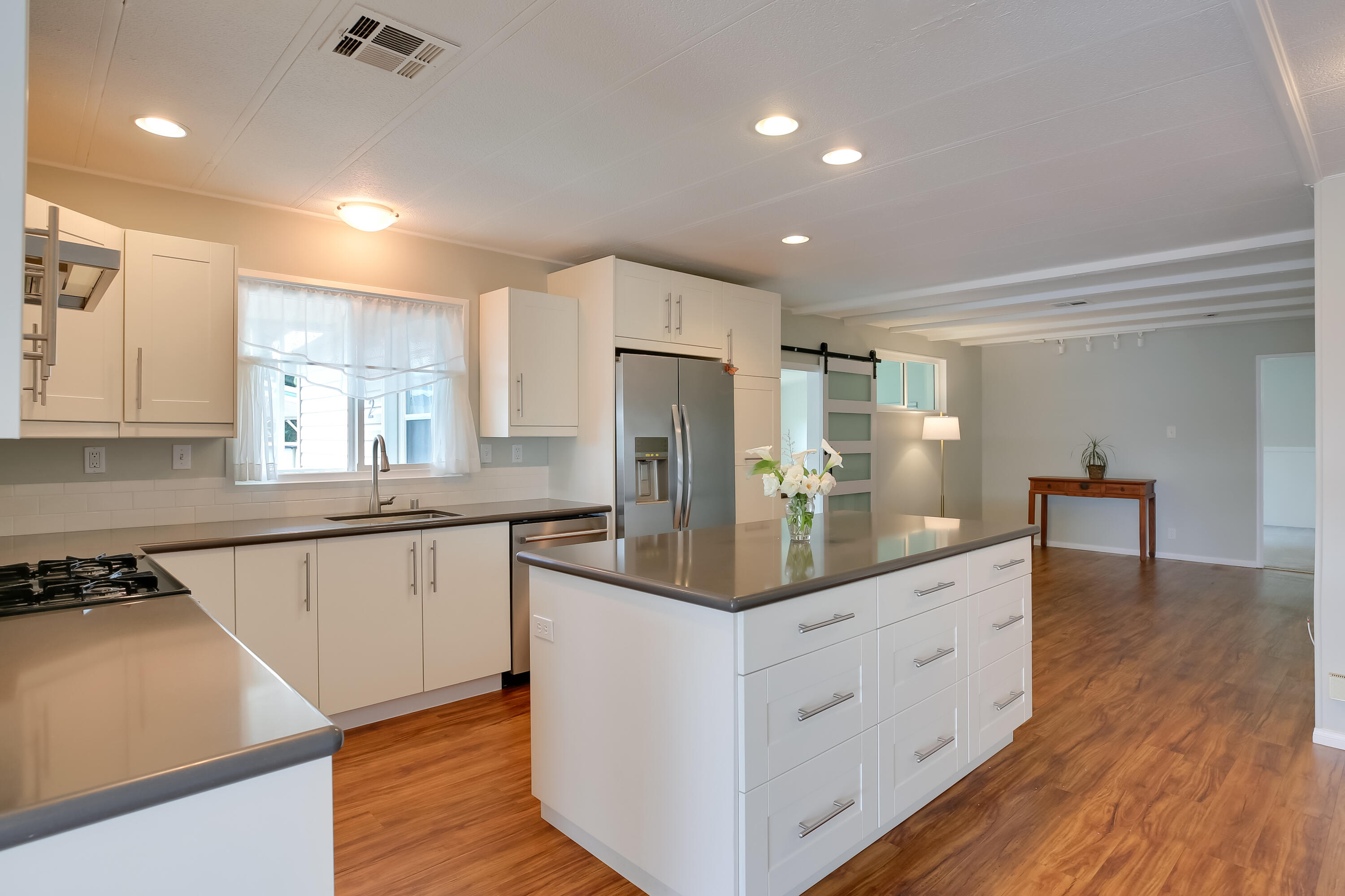 6180 Via Real, Unit 2 Carpinteria, CA 93013 - Photo 9 of 38 Kitchen 2